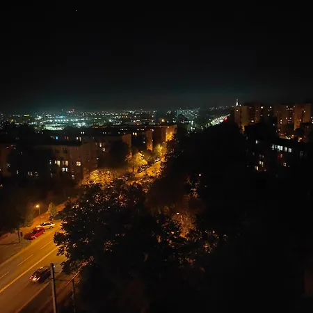 Cale Mieszkanie 2 Pokojowe,super Lokalizacja ,w Wiezowcu Z Pieknym Widokiem,2 Duze Lozka Czestochowa