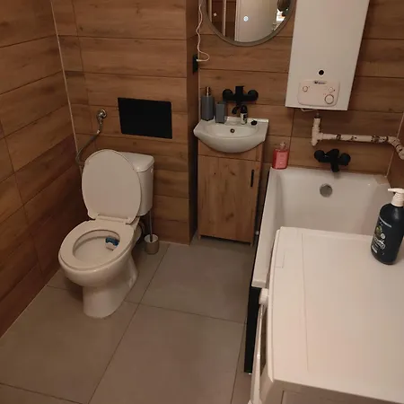 Διαμέρισμα Cale Mieszkanie 2 Pokojowe,super Lokalizacja ,w Wiezowcu Z Pieknym Widokiem,2 Duze Lozka,i 1 Jednonosobowe Ζεστοκόβα