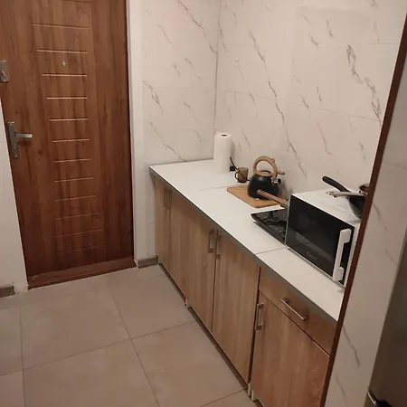 Cale Mieszkanie 2 Pokojowe,super Lokalizacja ,w Wiezowcu Z Pieknym Widokiem,2 Duze Lozka *