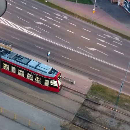 Cale Mieszkanie 2 Pokojowe,super Lokalizacja ,w Wiezowcu Z Pieknym Widokiem,2 Duze Lozka Apartment