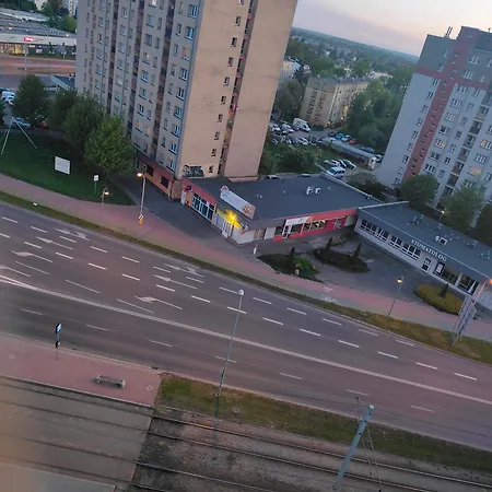 Cale Mieszkanie 2 Pokojowe,super Lokalizacja ,w Wiezowcu Z Pieknym Widokiem,2 Duze Lozka,i 1 Jednonosobowe Apartmán *