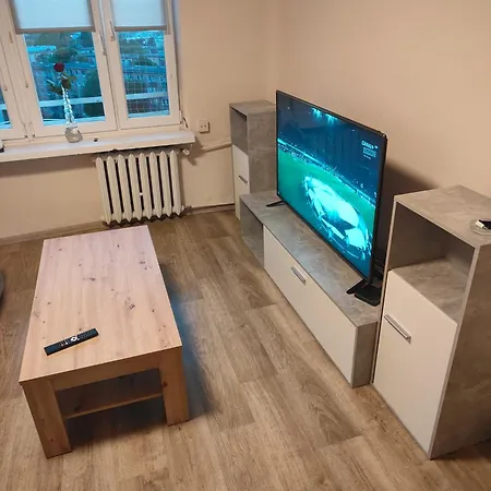 Cale Mieszkanie 2 Pokojowe,super Lokalizacja ,w Wiezowcu Z Pieknym Widokiem,2 Duze Lozka,i 1 Jednonosobowe Apartmán