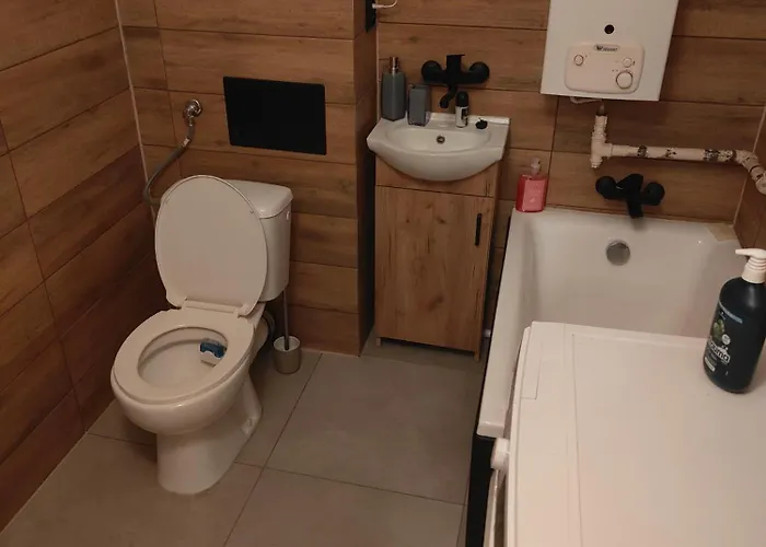 דירה Cale Mieszkanie 2 Pokojowe,super Lokalizacja ,w Wiezowcu Z Pieknym Widokiem,2 Duze Lozka,i 1 Jednonosobowe צ'סטוצ'ובה