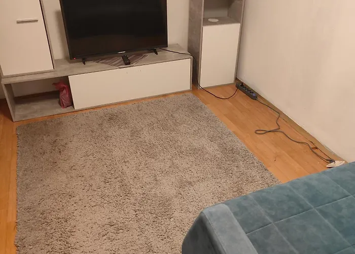 Cale Mieszkanie 2 Pokojowe,super Lokalizacja ,w Wiezowcu Z Pieknym Widokiem,2 Duze Lozka,i 1 Jednonosobowe *